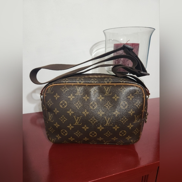 Louis Vuitton Reporter GM Monogram Canvas Messenger Bag - Picture 3 of 15